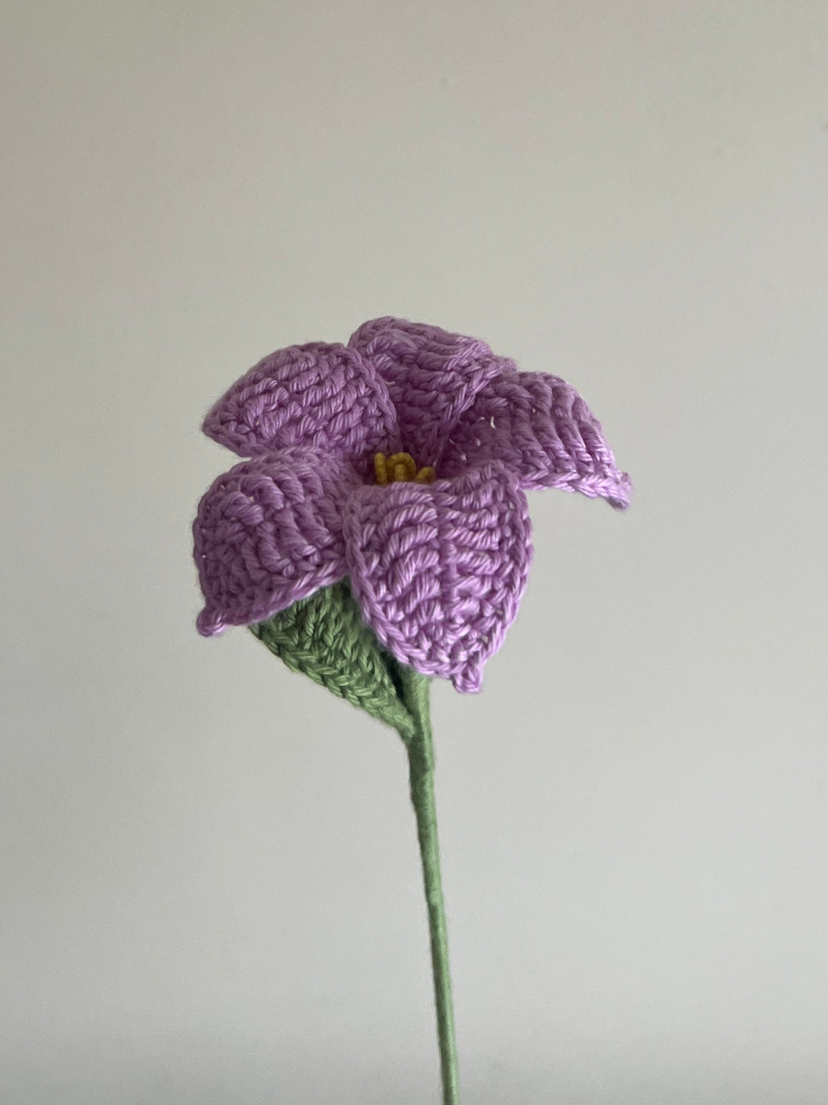 Small Lily (lavender)