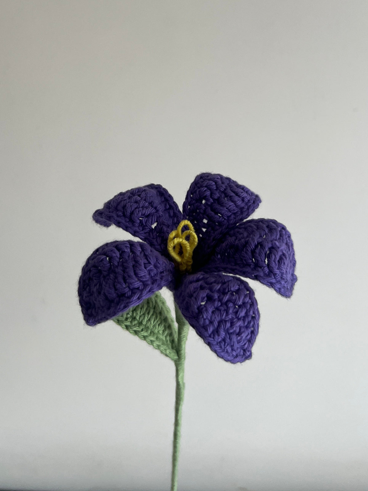 Small Lily (Dark purple)