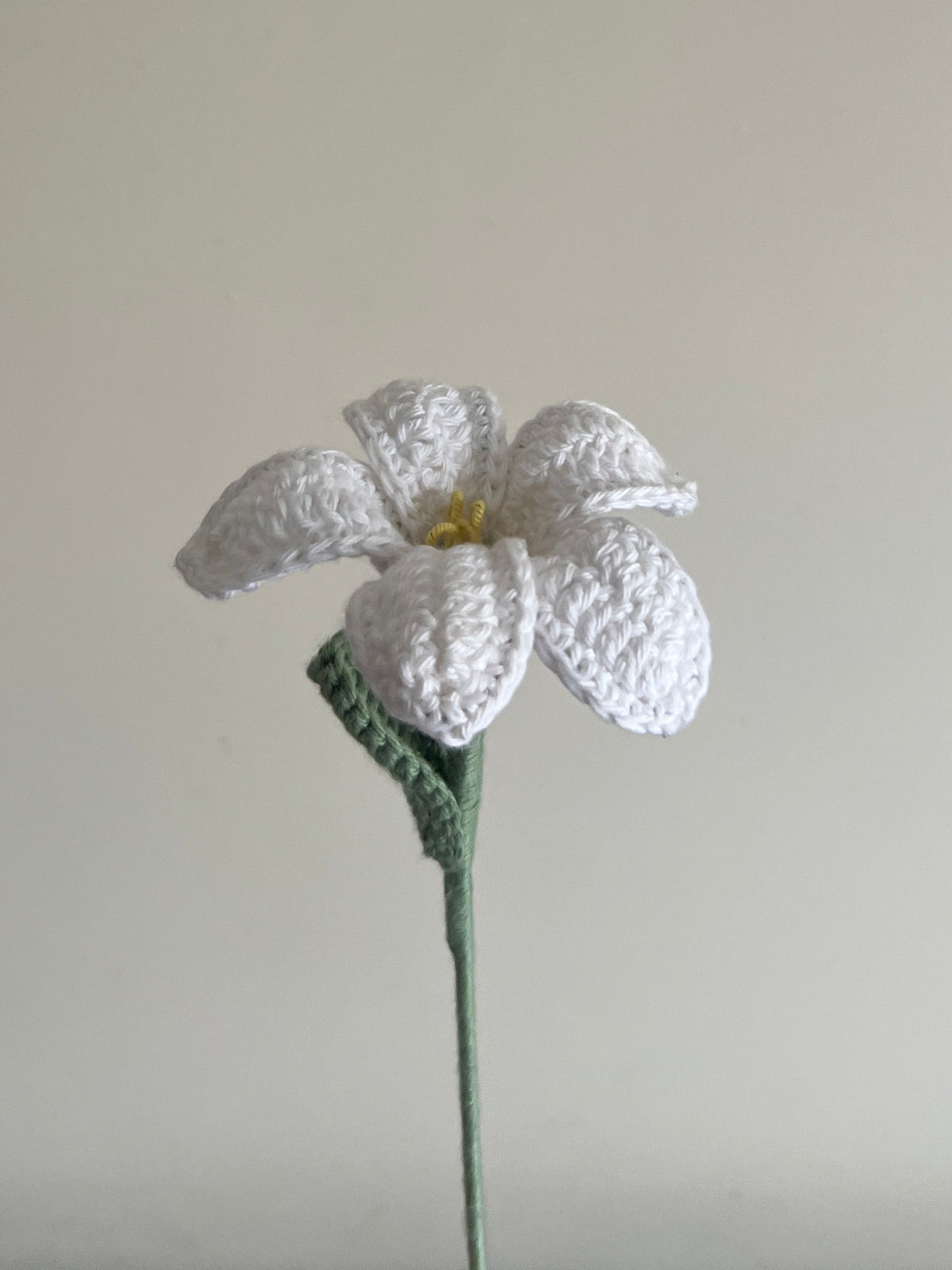Small Lily (White)