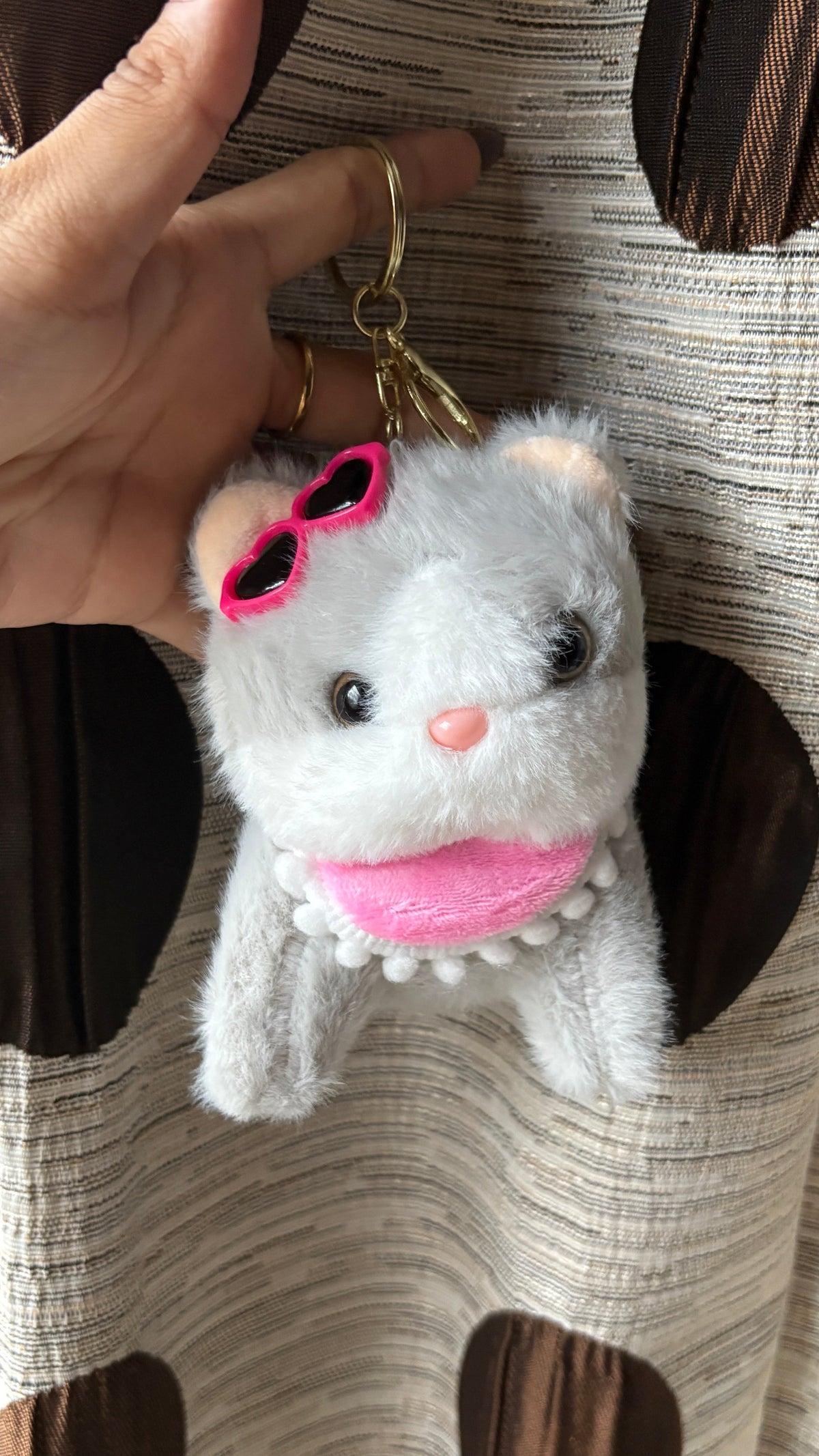 Bib Cat (grey) 🐈‍⬛ Plushie Charm